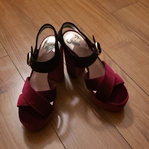 Velvet platforms
